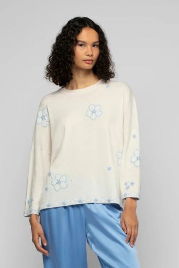 Ecru pull met lichtblauw bloemenmotief Palia Max & Moi