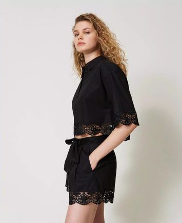 Zwarte korte bloes met broderie Twinset 