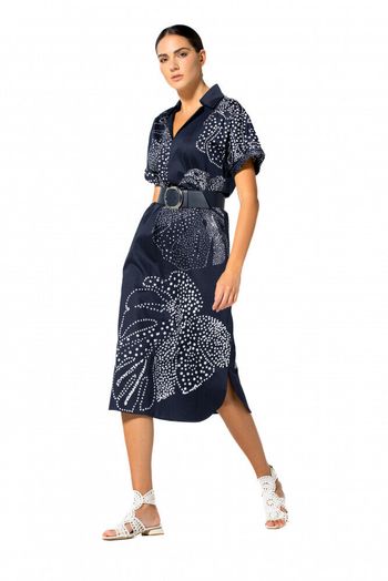 Donkerblauwe jurk met riem en wit bollenpatroon Caroline Biss