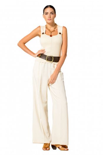 Beige top in ribbel met gouden knoop detail Caroline Biss