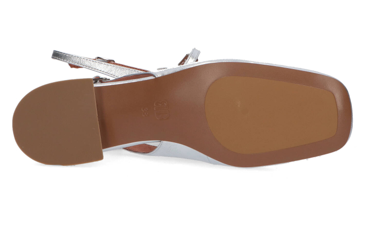 Plata ballerina's Bibi Lou