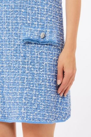 Blauwe jurk in bouclé met zilveren knopen op de zakken Liu Jo 