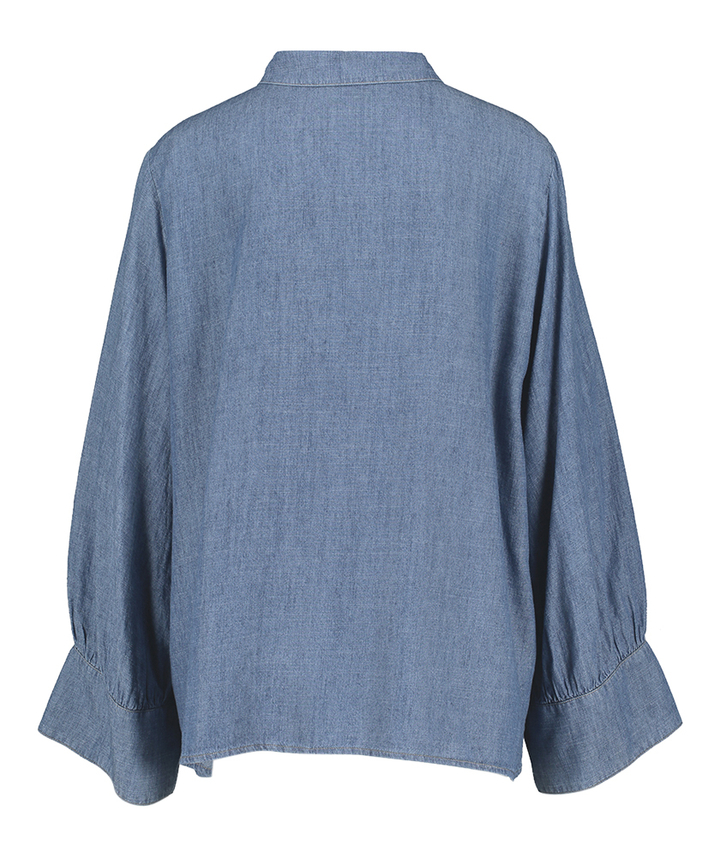Blauwe soepelvallende bloes in jeans look Catinga Momoni
