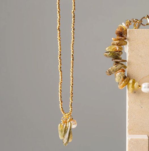 Vintage gouden hematiet ketting parel en granaat chips hangers Olivio Murielle Perrotti