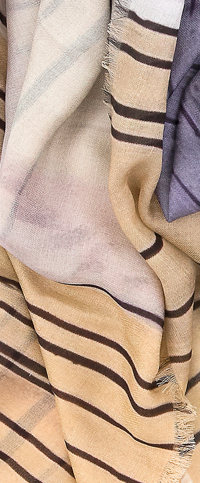 Ela purple haze sjaal Talking Walls