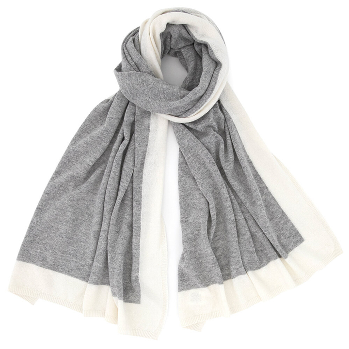 Grijze wollen sjaal L'immagine