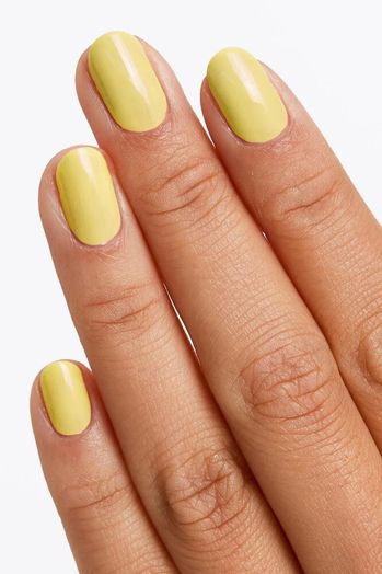Uplifiting yellow nagellak Gitti