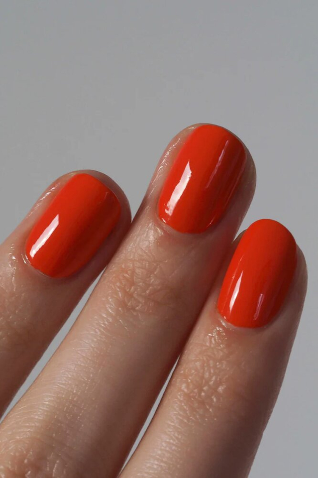 Fiery orange red nagellak Gitti