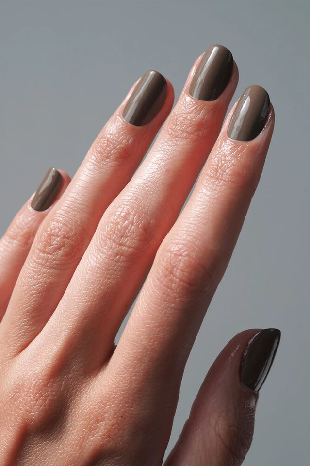 Dark taupe nagellak Gitti 