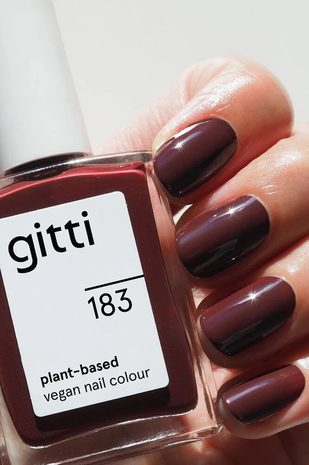 Precious plum bordeaux nagellak Gitti