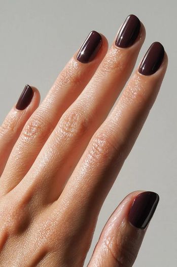 Precious plum bordeaux nagellak Gitti