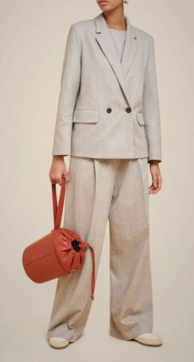 Taupe kleurige comfortabele broek met bandplooien in cashmere Liviana Conti