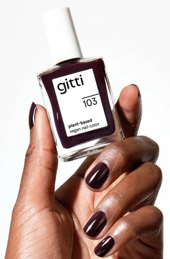 Aubergine nagellak Gitti 