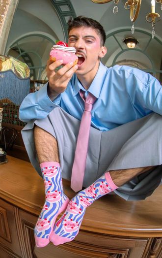 Pretty cake Eat My Socks