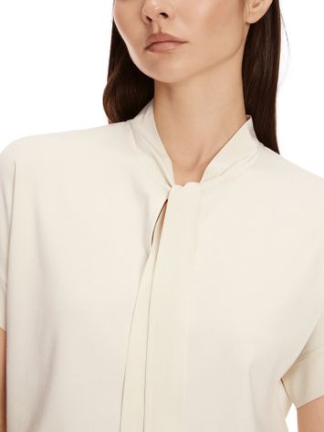 Ecru t-shirt met strik vooraan Marccain 