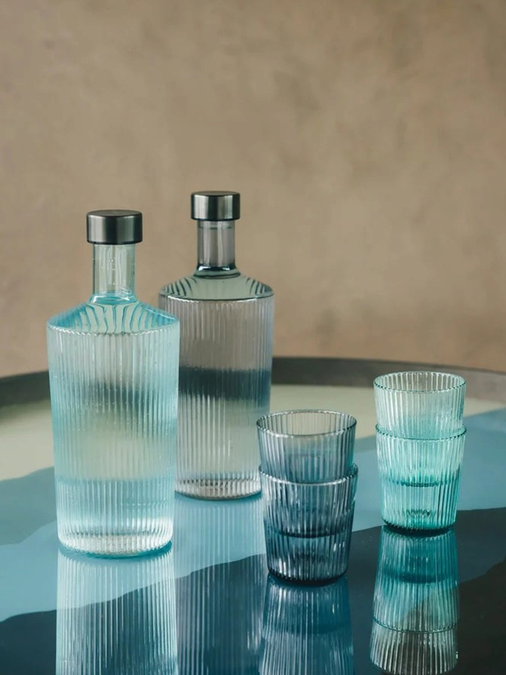 Blauwe Ribbed Bottle Lucky Paveau