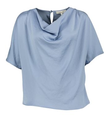 Lichtblauwe glanzende blouse met watervalkraag Marie Mero