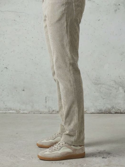 Off white lage sneakers met blauw detail Alley Hoff