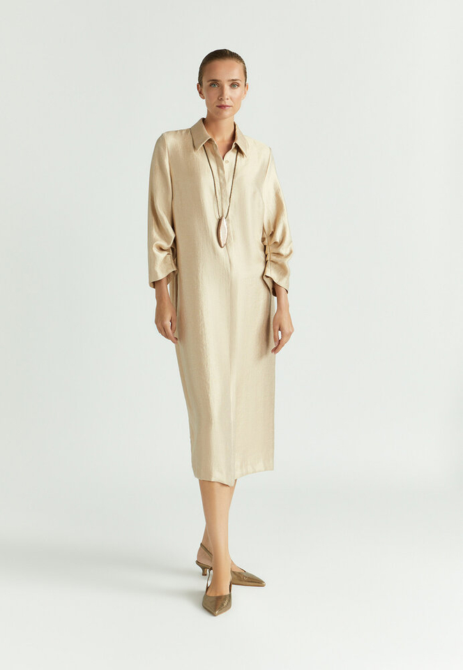 Goudkleurige lange jurk met pofmouw Kato Xandres