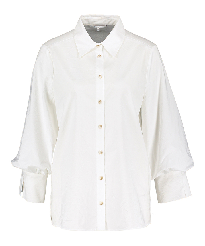 Witte katoenen bloes in krinkelstof met pofmouw Heloise Xandres