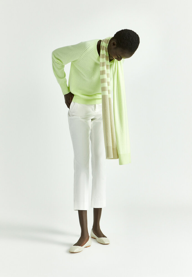 Gele trui met v hals in cashmere