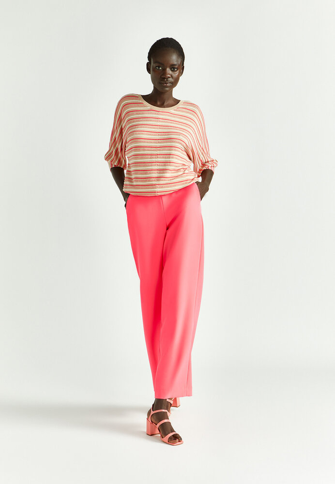 Zalmroze pull met multicolor gestreept motief Gaboni Xandres