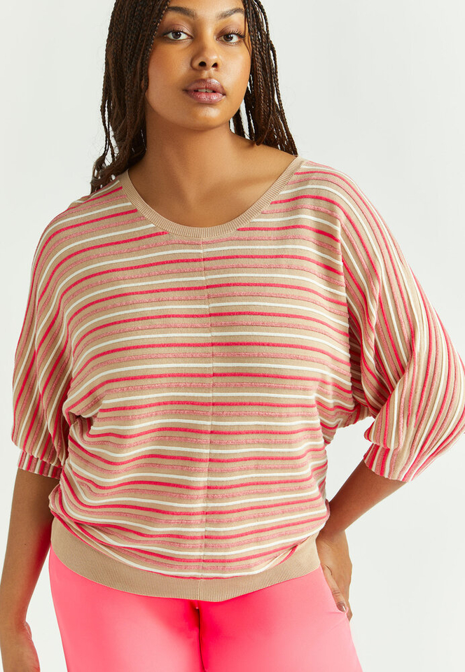 Zalmroze pull met multicolor gestreept motief Gaboni Xandres