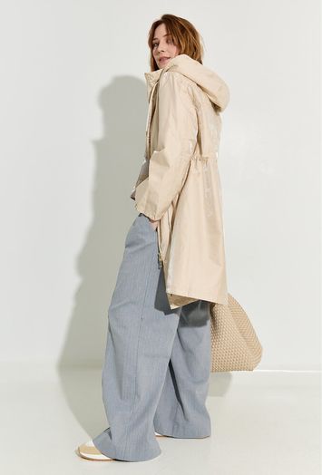 Beige halflange zomerjas met glans Gerry Weber 