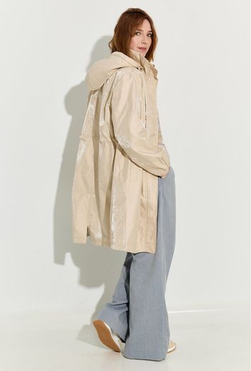 Beige halflange zomerjas met glans Gerry Weber 