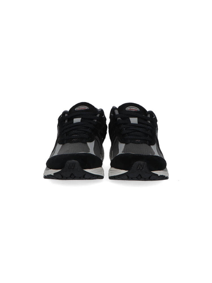 Stijlvolle zwarte sneaker met suede, model 2002R New Balance