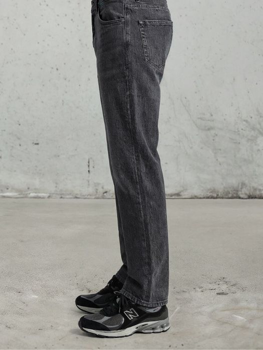 Stijlvolle zwarte sneaker met suede, model 2002R New Balance