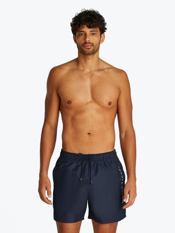 Donkerblauwe zwemshort met merknaam Tommy Hilfiger 