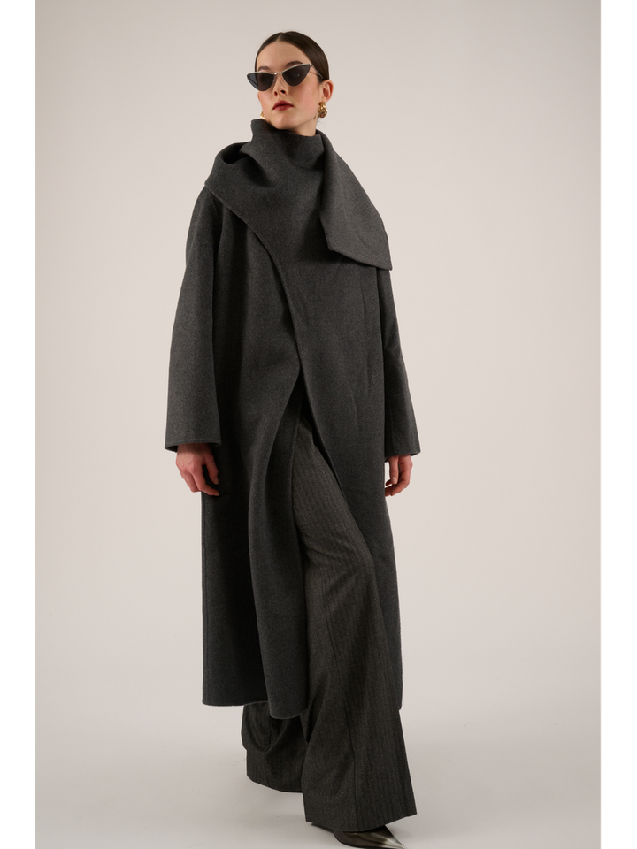 Grijze mantel Suzanne Oscar 