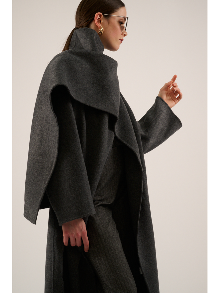 Grijze mantel Suzanne Oscar 