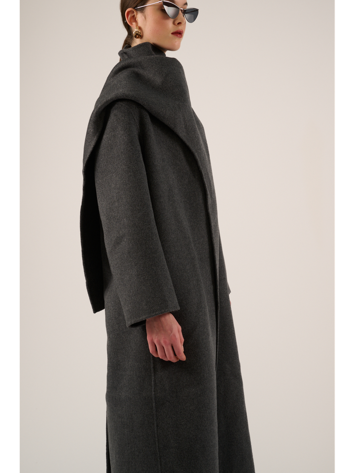 Grijze mantel Suzanne Oscar 