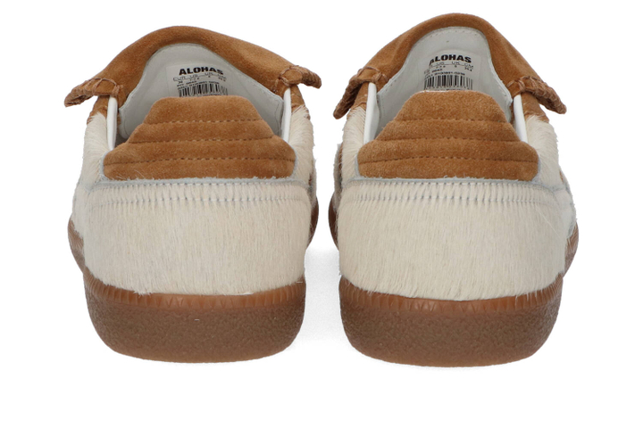 Tan sneakers Alohas 
