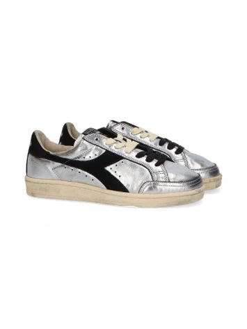 Prestige metal uses lage sneakers Diadora Heritage 