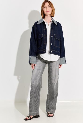 Donkerblauwe jeansjas met detailkraag en detailmouwen Yasmaria Y.A.S