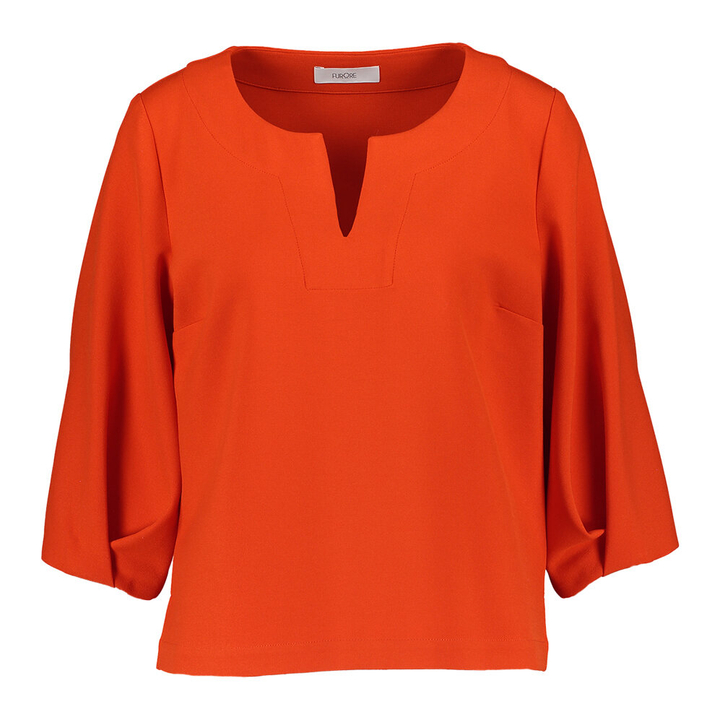 Rode bloes met plooi in de mouw Bovile Furore