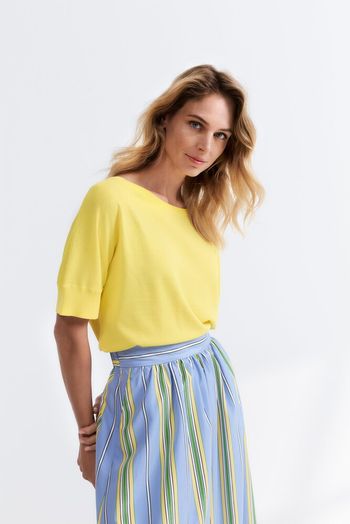 Gele t-shirt met detail aan de rug HER