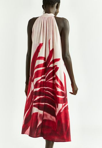 Roze losse jurk met rode bloemenprint Kobano Xandres 