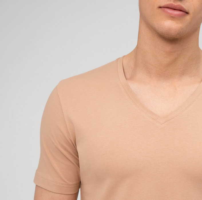 Beige katoenen t-shirt (body fit) met V-hals en korte mouwen Olymp