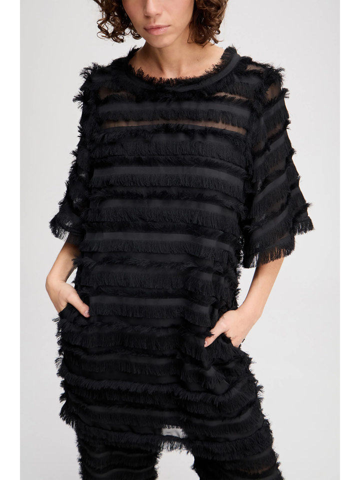 Zwarte jurk met franjes  Levonda Munthe 