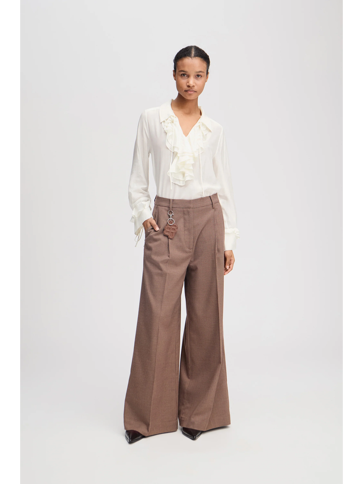 Bruine wijde broek met bandplooi in ruitmorief Lupon Munthe 