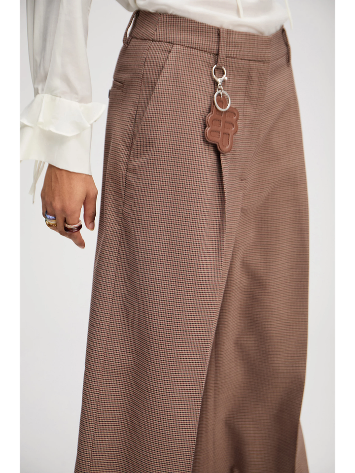 Bruine wijde broek met bandplooi in ruitmorief Lupon Munthe 