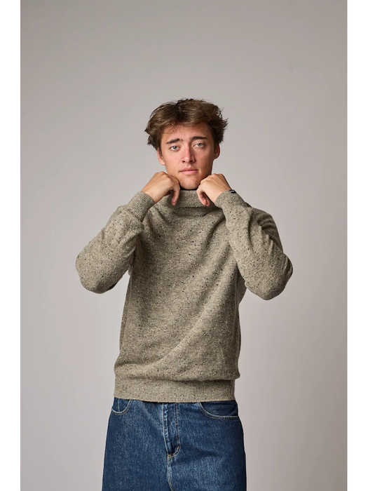 Greige pull met motief en rolkraag Antwrp