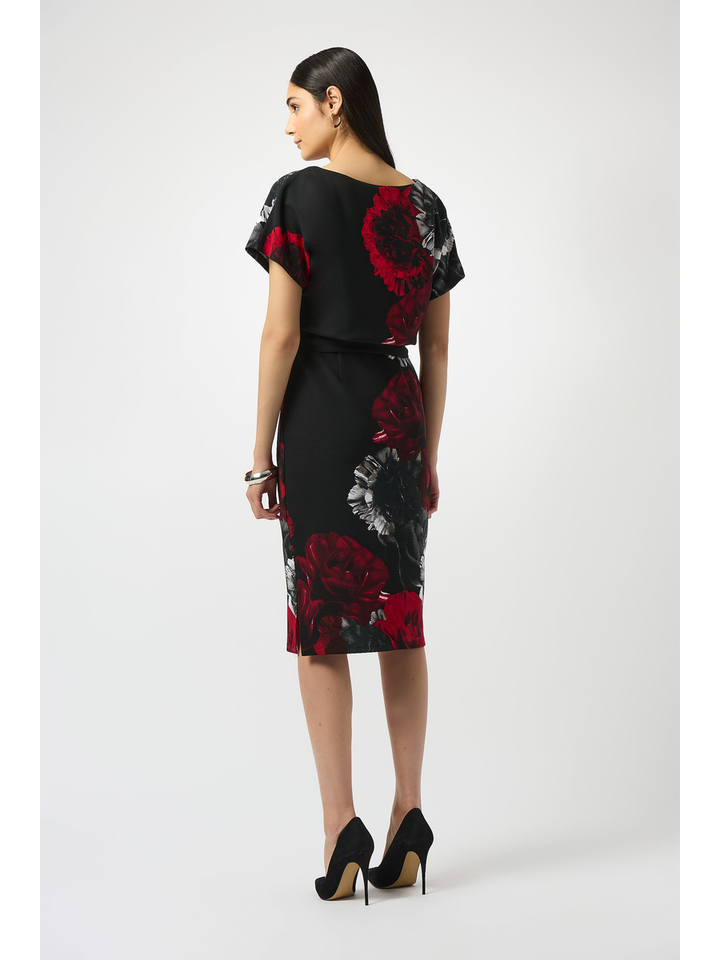 Zwart lang kleed met bloemenprint en lint in de taille Joseph Ribkoff 