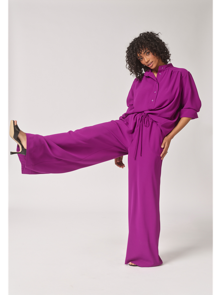 Paarse blouse met knoopsluiting Bilou bloes Lalotti