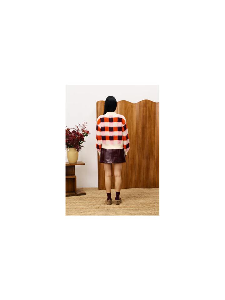 Oranje, bordeuax en roze wollen gilet met knopen in dambordpatroon Viola FRNCH