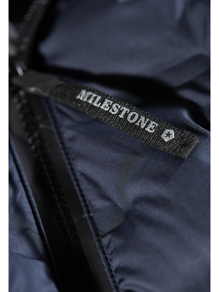 Blauwe winterjas met rits en kap Milestone 